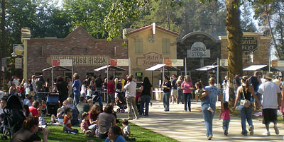 Your family will love the variety of fun and food at Pigadelli Square, part of Bishops Pumpkin Farm in Wheatland, California